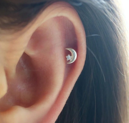 925 Sterling Silver Tiny CZ Moon Piercing Stud Earring with Ball Screw Back Closure (Стерлинговая серебряная серебряная серебряная серебряная серебряная серебряная серебряная серебра)