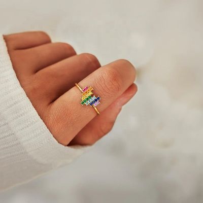 Свадебное обручальное кольцо в 18K золото с милым дизайном в форме сердца и радугой