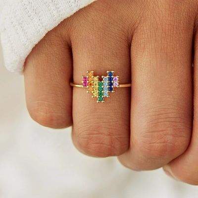 Свадебное обручальное кольцо в 18K золото с милым дизайном в форме сердца и радугой