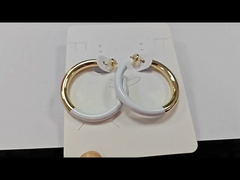 белый эмалированный кольцо